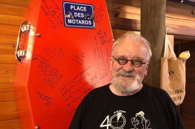 People Bertran Cadart coffin 2